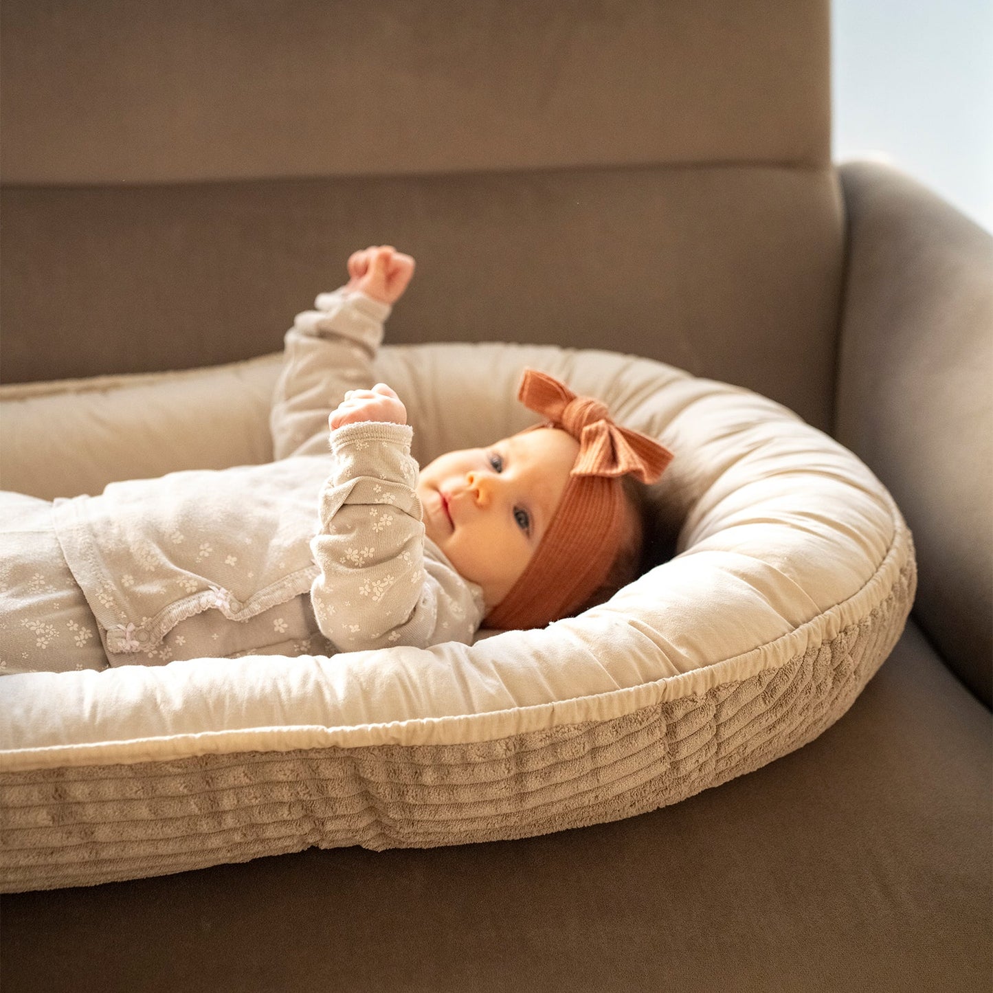 Babynestchen Cord – Mitwachsender weicher Baby-Kokon