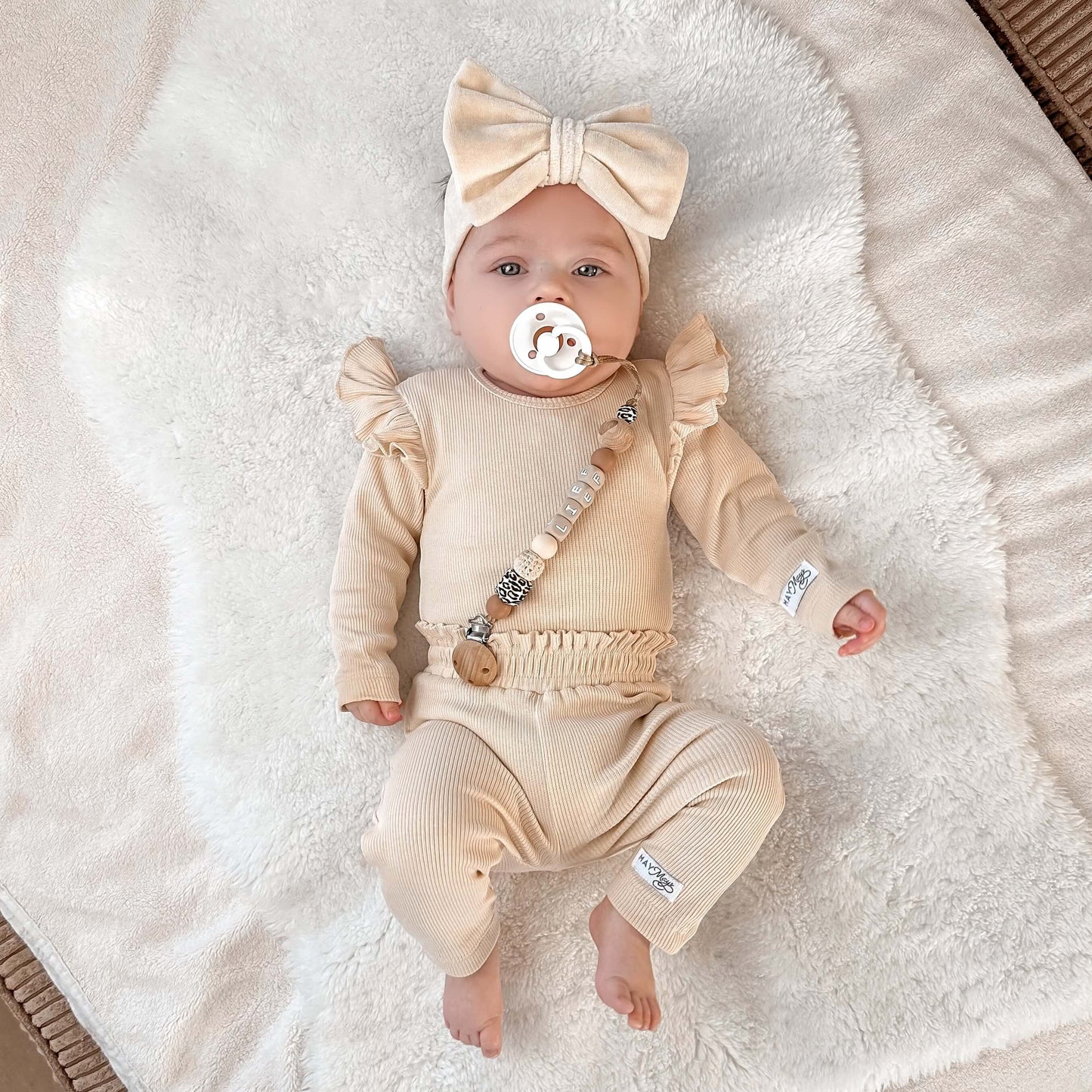 HELENA Langarmbody mit Rüschen in beige