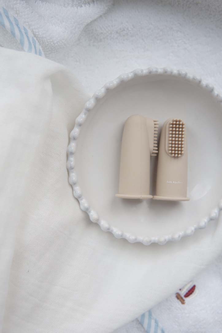 BOBBI Fingerzahnbürste aus Silikon in beige 2 Stück - ALBAY