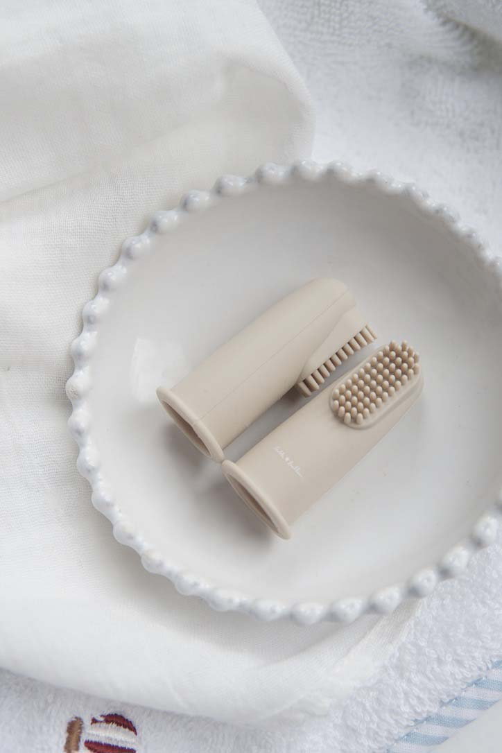 BOBBI Fingerzahnbürste aus Silikon in beige 2 Stück - ALBAY