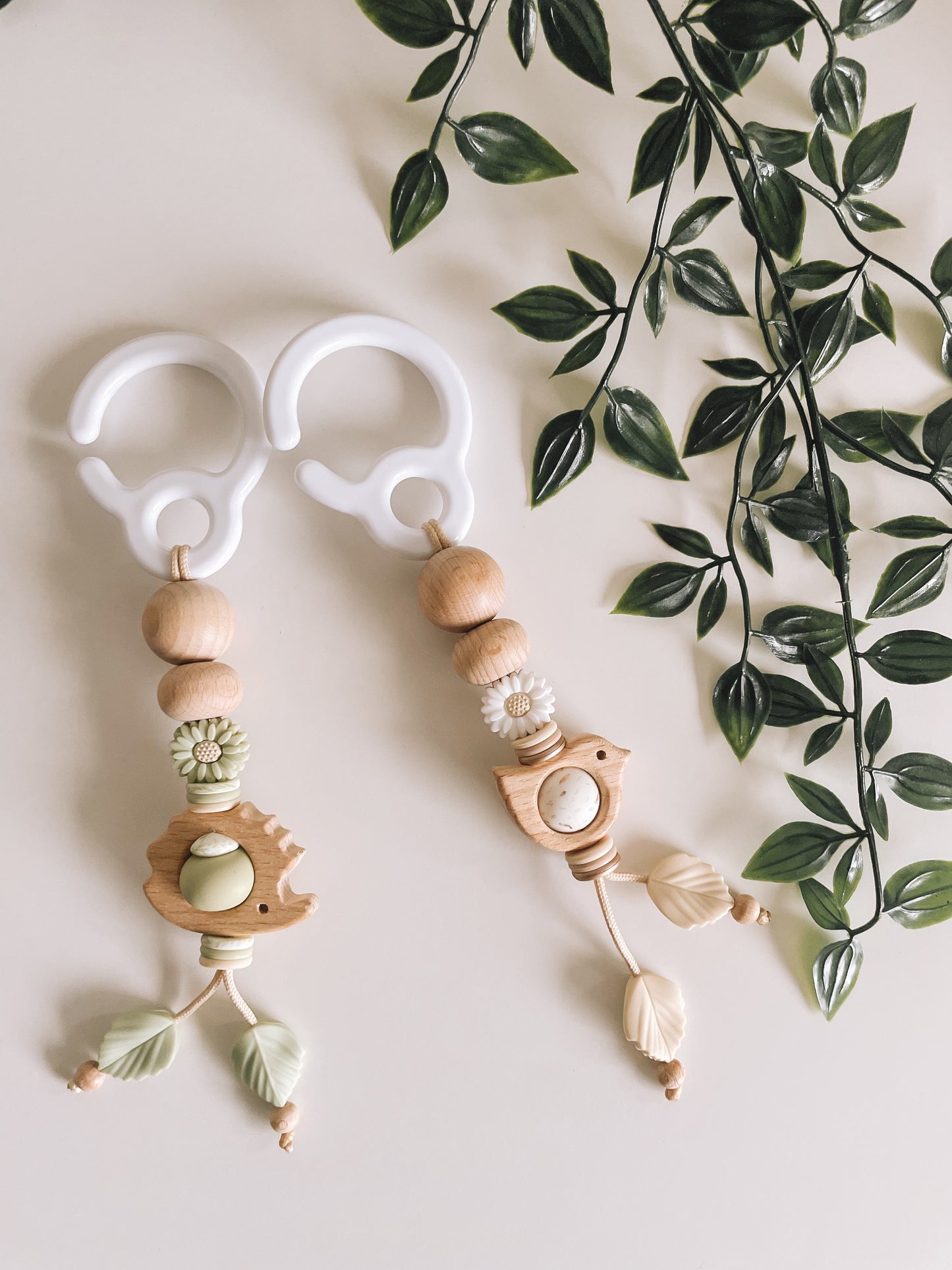 DAISY Kinderwagen/ Babyschalen Anhänger mit Klammer in verschiedenen Designs - ALBAY