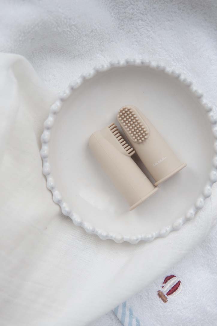 BOBBI Fingerzahnbürste aus Silikon in beige 2 Stück - ALBAY