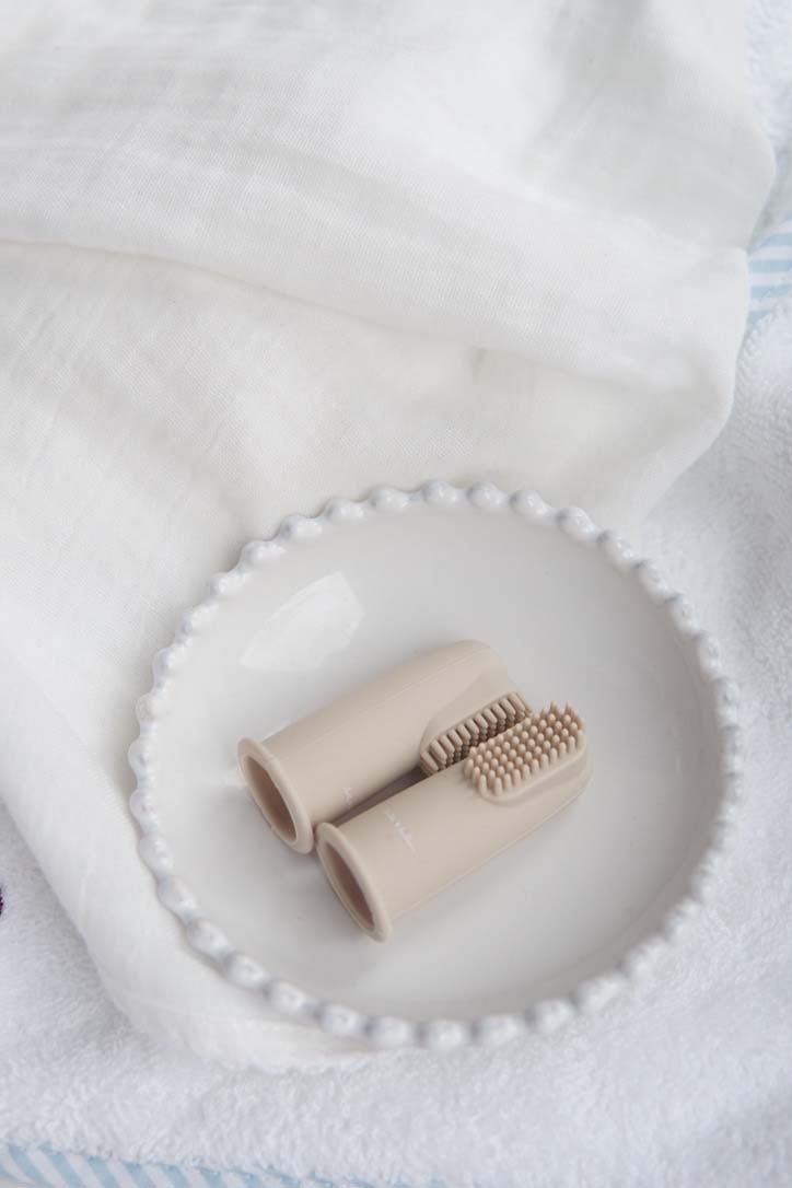 BOBBI Fingerzahnbürste aus Silikon in beige 2 Stück - ALBAY