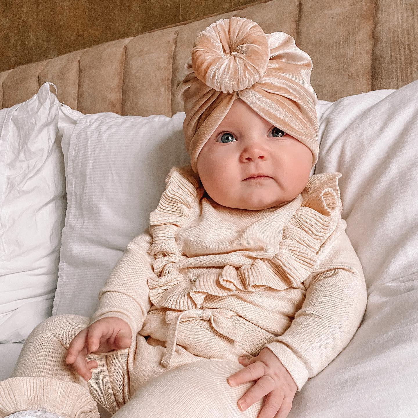 MARA Velour Turban Mütze in beige - ALBAY