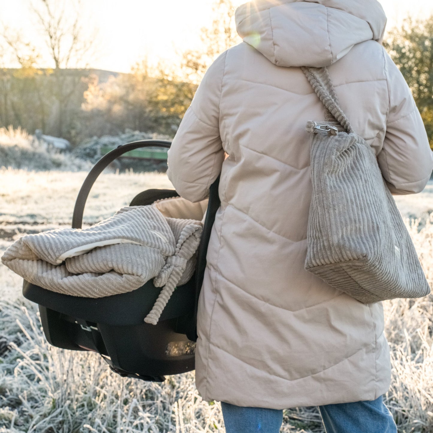 Einschlagdecke Cord – Perfekt für jede Autoschale