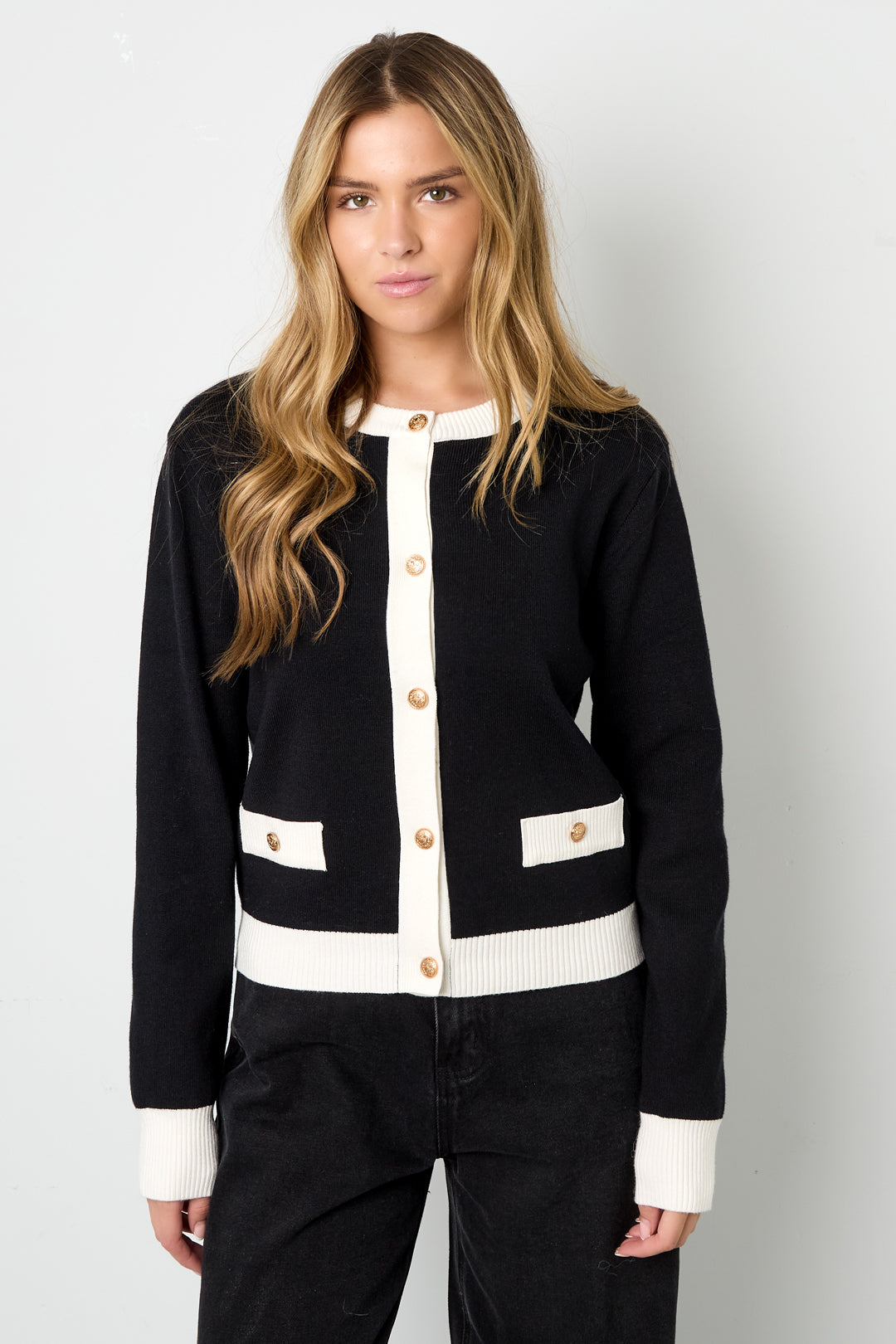 Gestrickte Polyester Damen Strickjacke Casual Farbkontrast