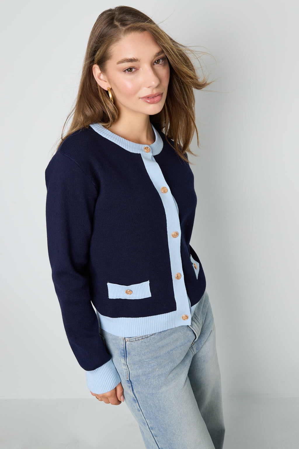 Gestrickte Polyester Damen Strickjacke Casual Farbkontrast