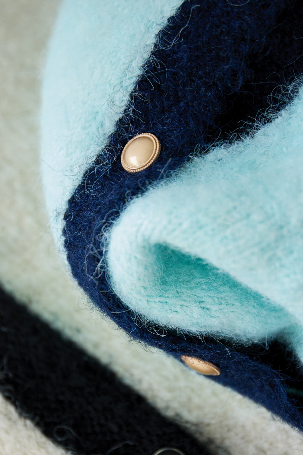 Gestrickte Polyesterfaser Damen Strickjacke Casual Farbkontrast