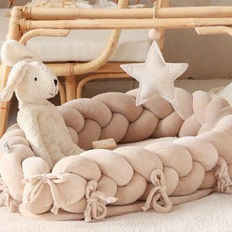 Babynestchen 2-in-1 – Kuscheliger Baby-Kokon & Bettumrandung