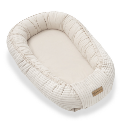Babynestchen Cord  – Mitwachsender weicher Baby-Kokon