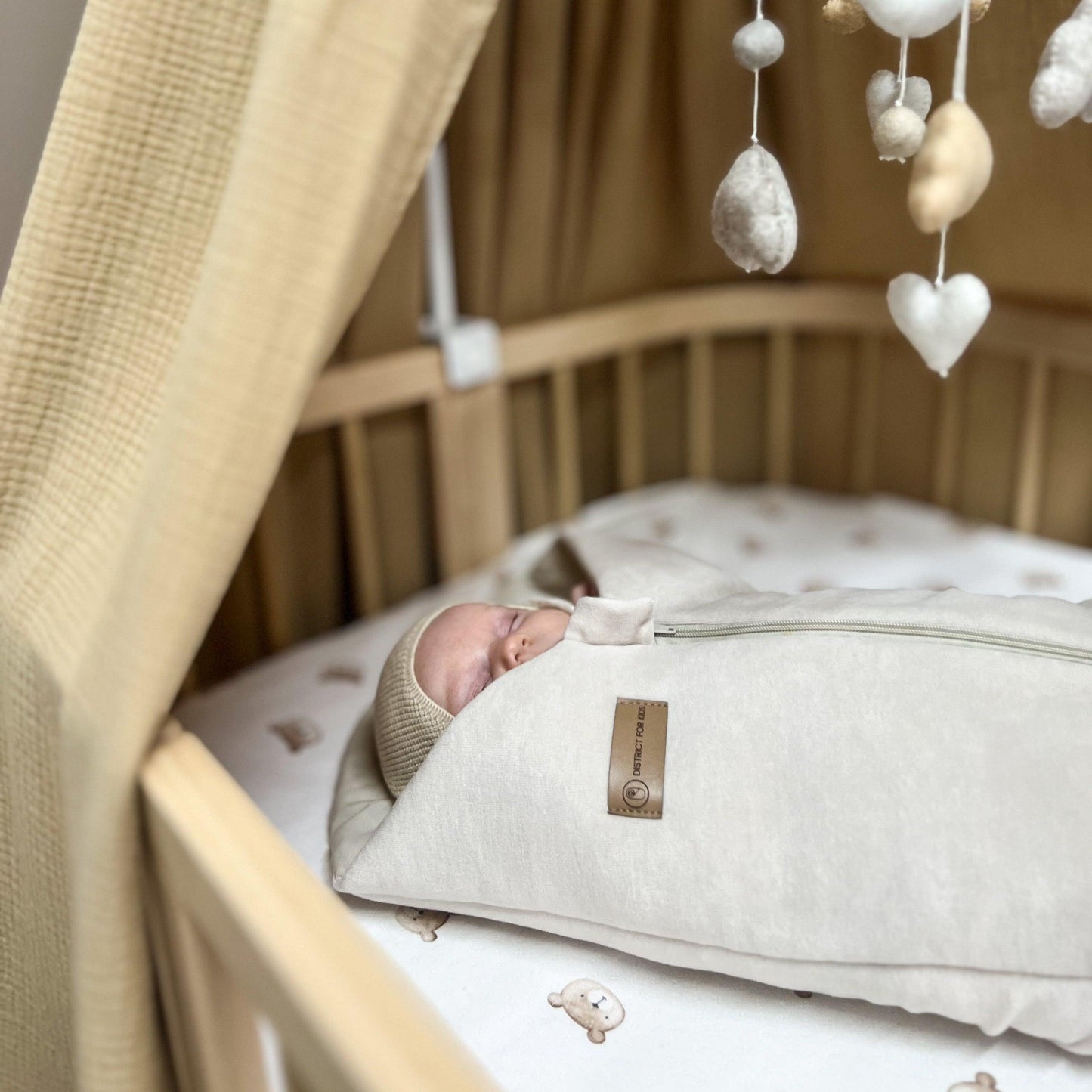 Pucksack Velours mitwachsend –  Ganzjahres Babyschlafsack & Einschlafhilfe