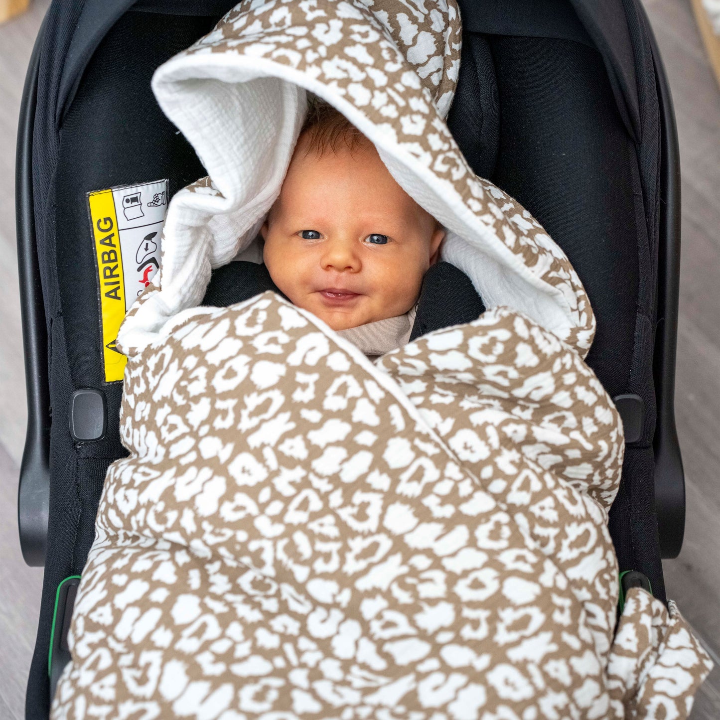 Einschlagdecke Musselin Leopard – Perfekt für Autoschale Ganzjährig