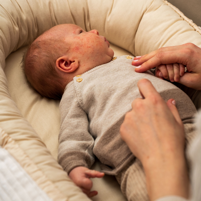 Babynestchen Cord  – Mitwachsender weicher Baby-Kokon