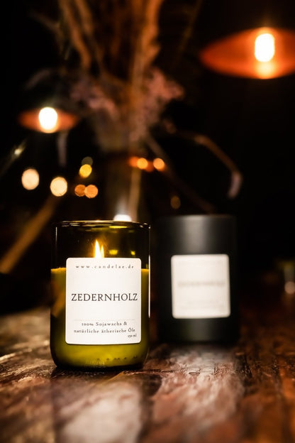 Zedernholz – Duftkerze aus Sojawachs mit beruhigendem, holzigem Aroma für entspannte Momente