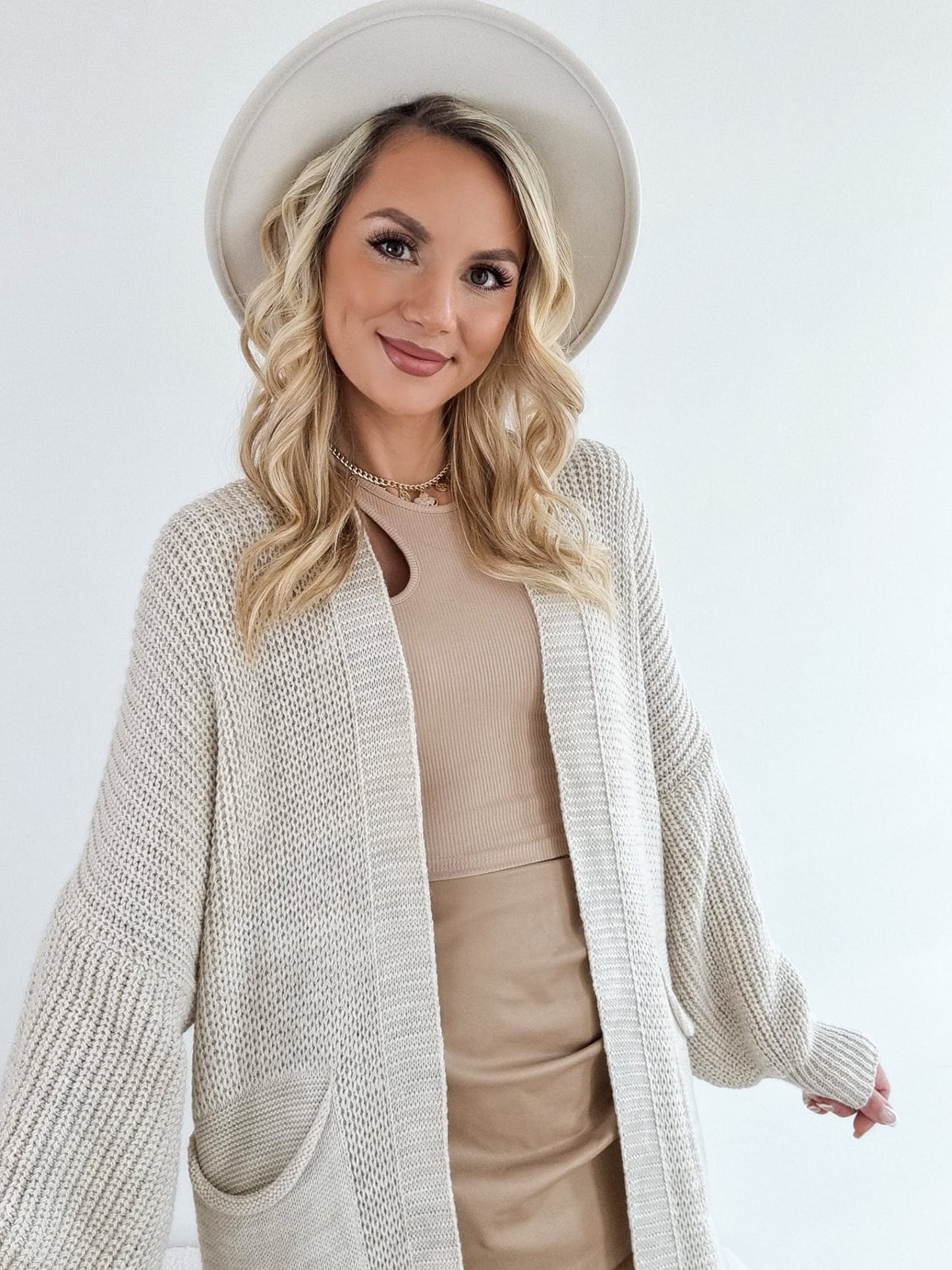 ZOELLA Langer Cardigan in beige