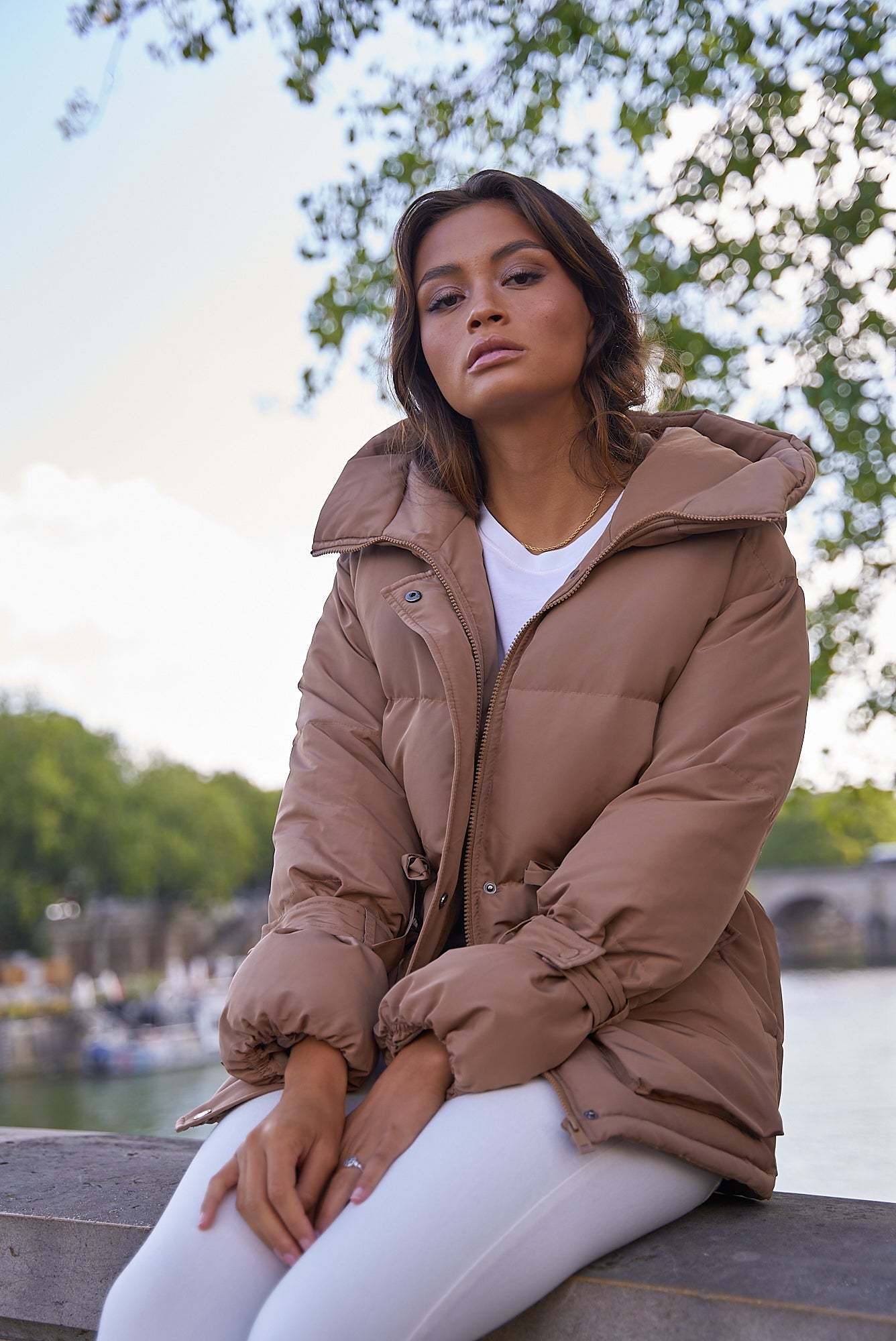 LEA kurze Oversize-Parka Jacke mit Kapuze in kamel